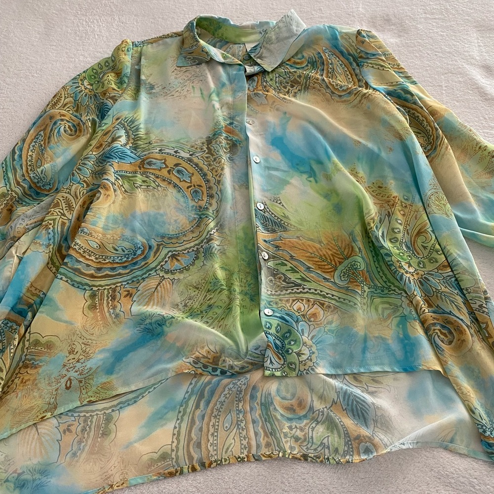 Chico’s- beautiful light weight paisley design